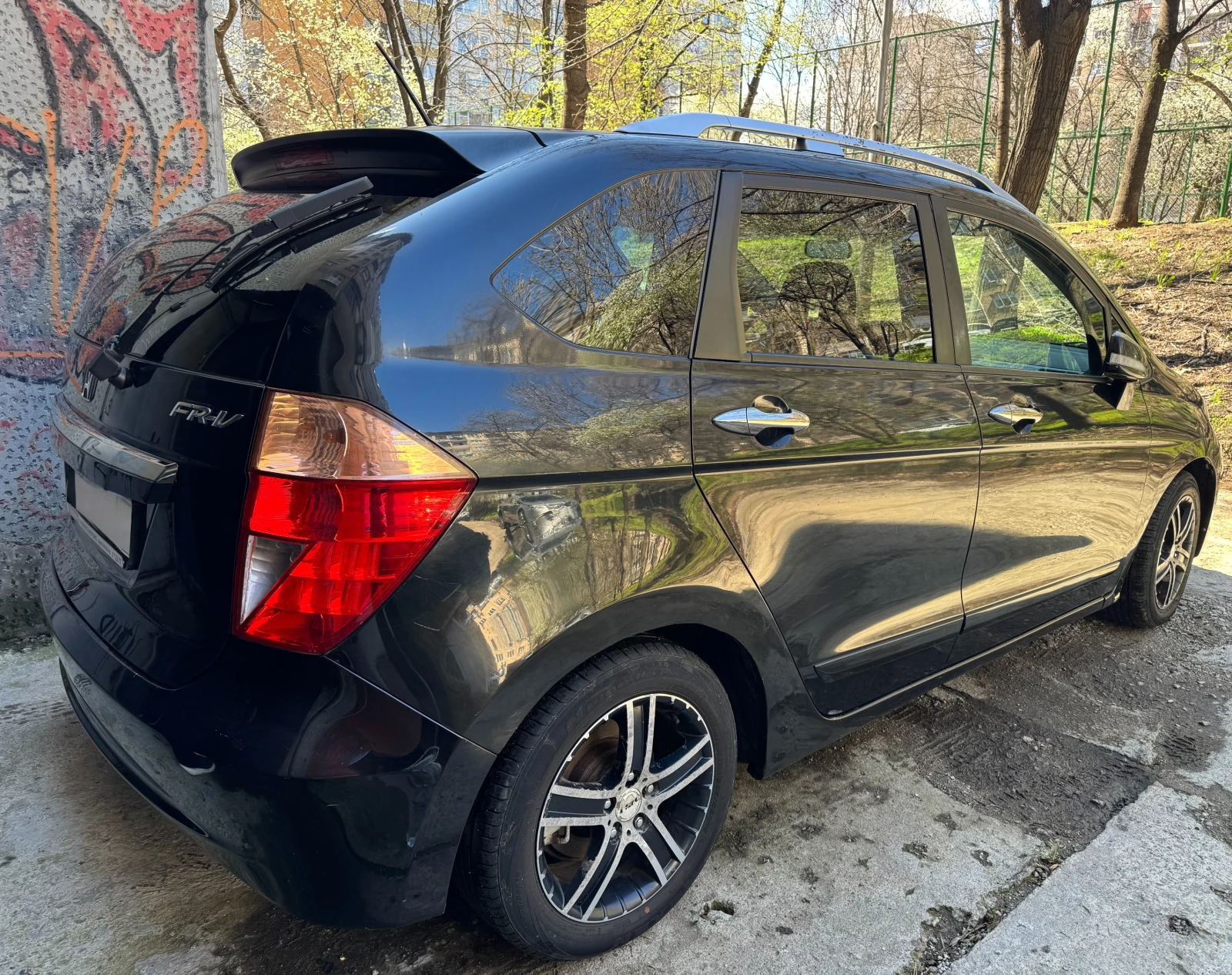 Honda Fr-v 1.8 i-VTEC, снимка 3 - Автомобили и джипове - 54141444