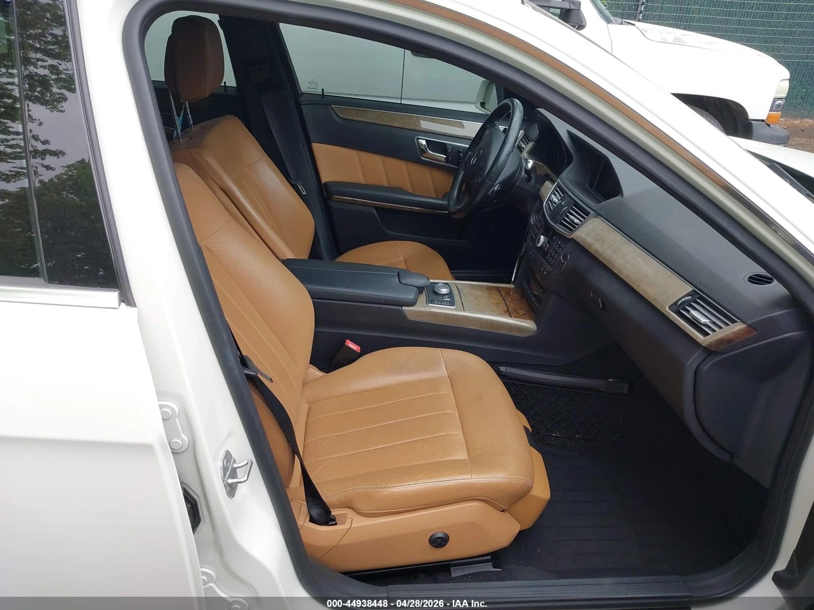 Mercedes-Benz E 500 AMG* 4MATIC* Distronic* Обдухване, снимка 7 - Автомобили и джипове - 54452340
