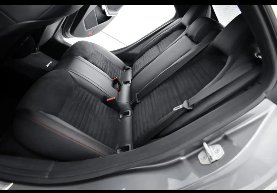 Mercedes-Benz CLA 200, снимка 14 - Автомобили и джипове - 54838539