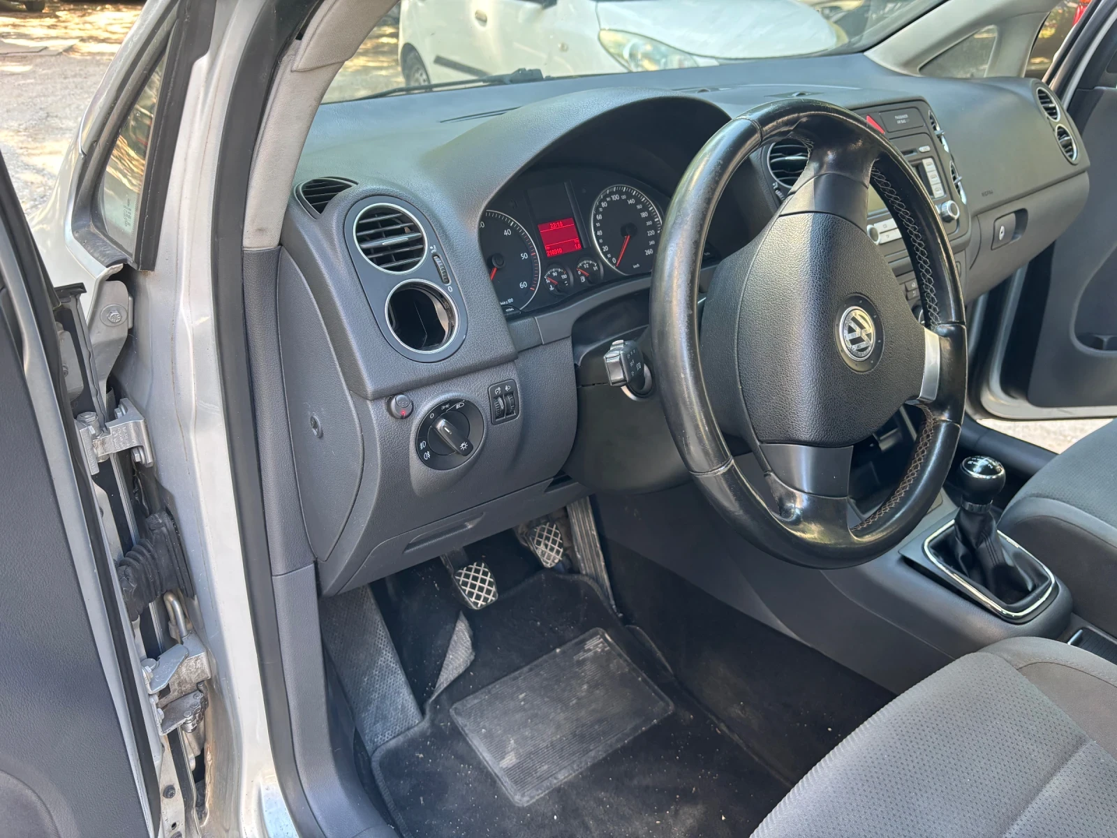 VW Golf Plus 2.0 TDI, снимка 12 - Автомобили и джипове - 55163933