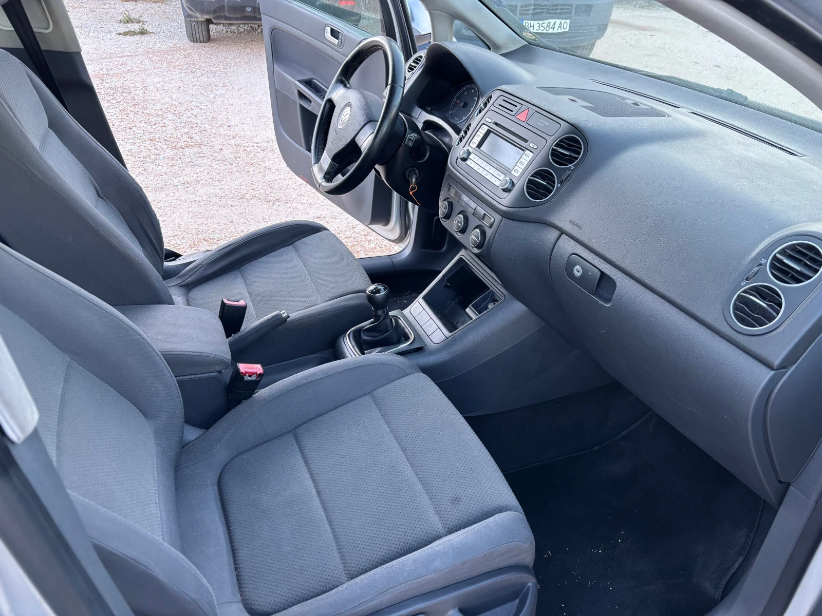 VW Golf Plus 2.0 TDI, снимка 13 - Автомобили и джипове - 55849579