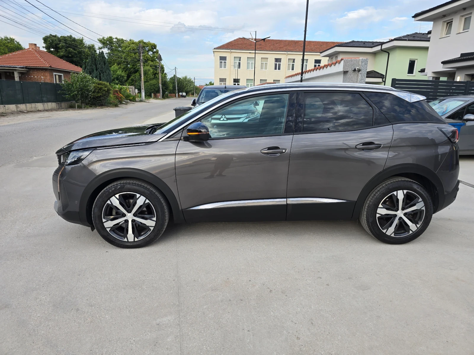 Peugeot 3008 1.5 HDI Allure Pack Автомат Нави Виртуал, снимка 3 - Автомобили и джипове - 55279333