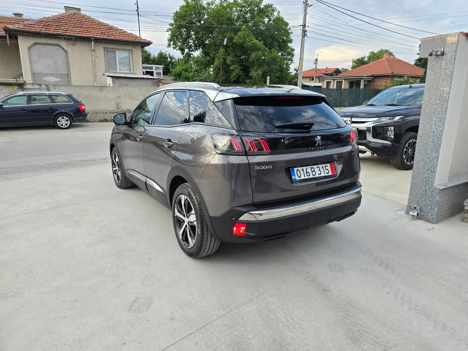 Peugeot 3008 1.5 HDI Allure Pack Автомат Нави Виртуал, снимка 4 - Автомобили и джипове - 55279333