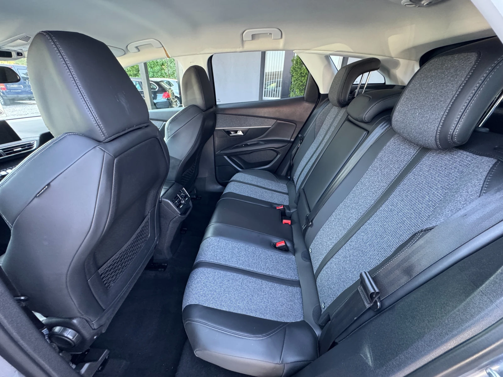 Peugeot 3008 1.2I НОВ ВНОС, снимка 12 - Автомобили и джипове - 55330342