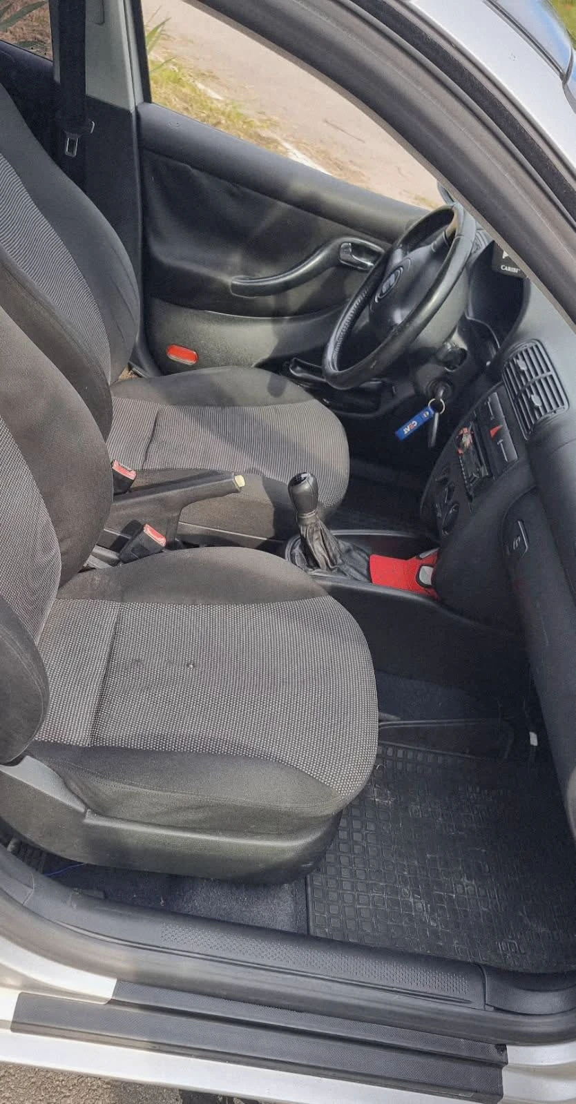 Seat Leon, снимка 10 - Автомобили и джипове - 55565737