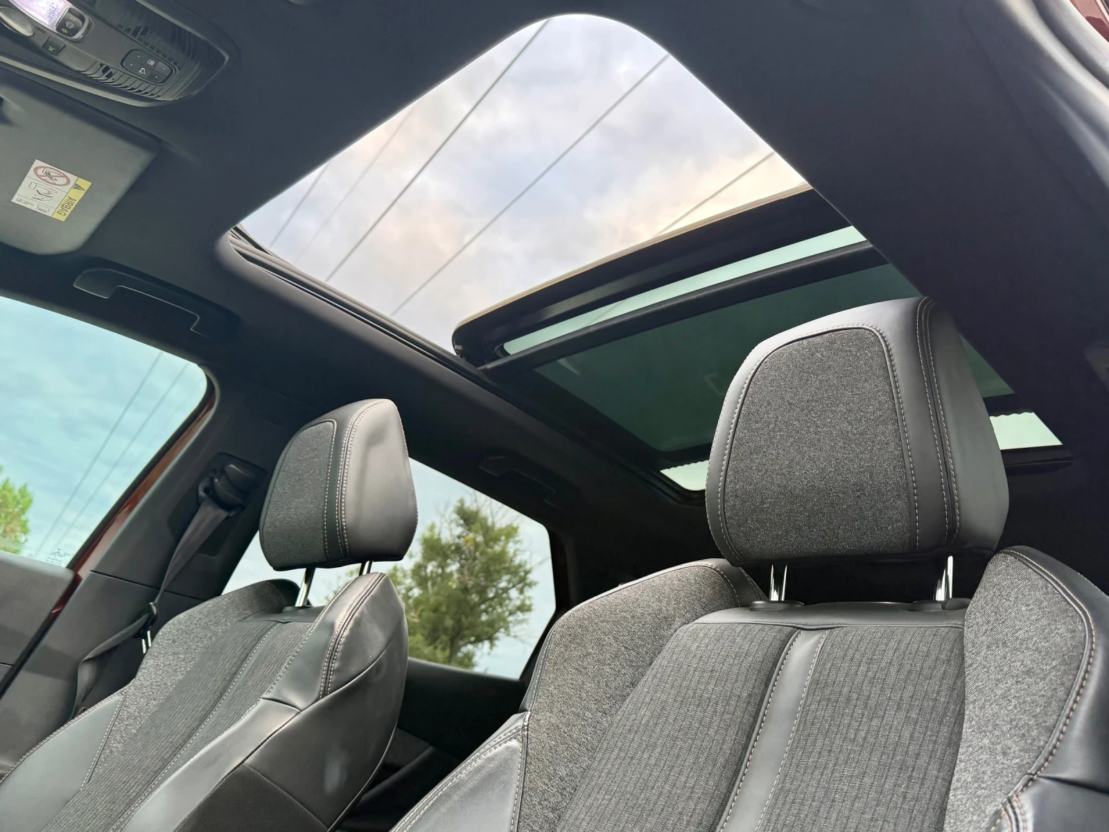 Peugeot 3008 2.0HDI* GT-Line* Масаж* Панорама* Подгрев* , снимка 10 - Автомобили и джипове - 56095961