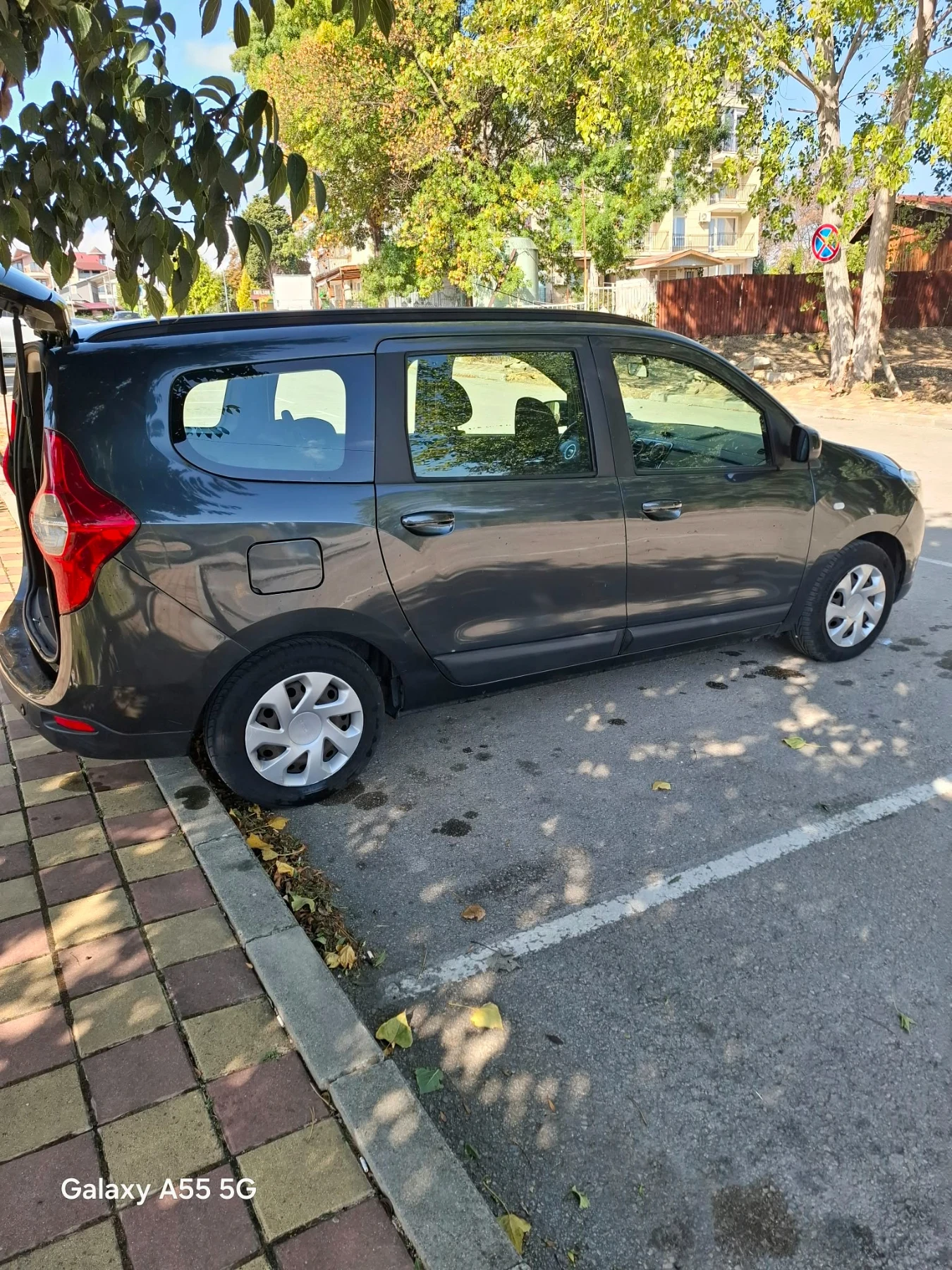 Dacia Lodgy 1.6 83h.p., снимка 2 - Автомобили и джипове - 56304822