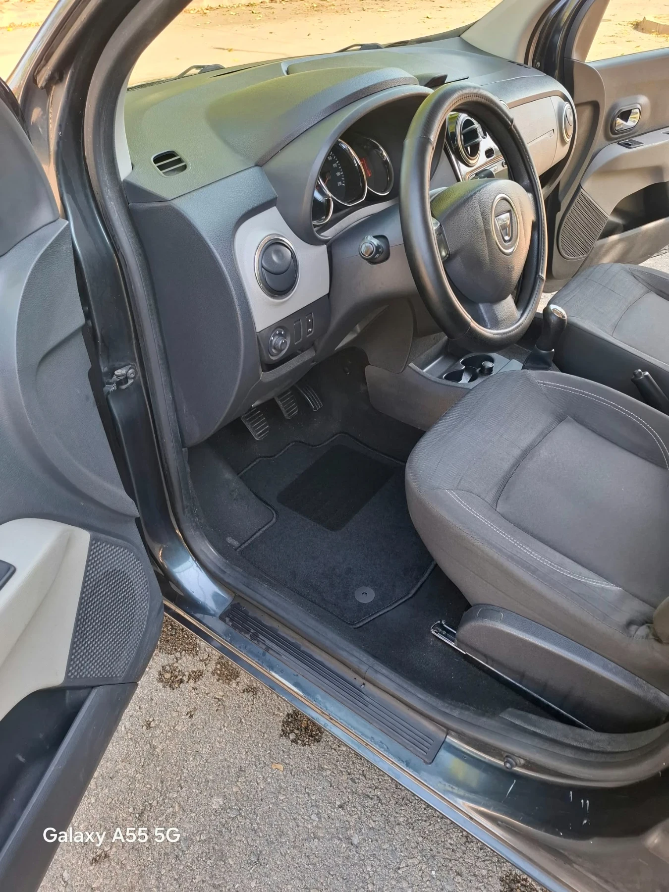 Dacia Lodgy 1.6 83h.p., снимка 5 - Автомобили и джипове - 56304822