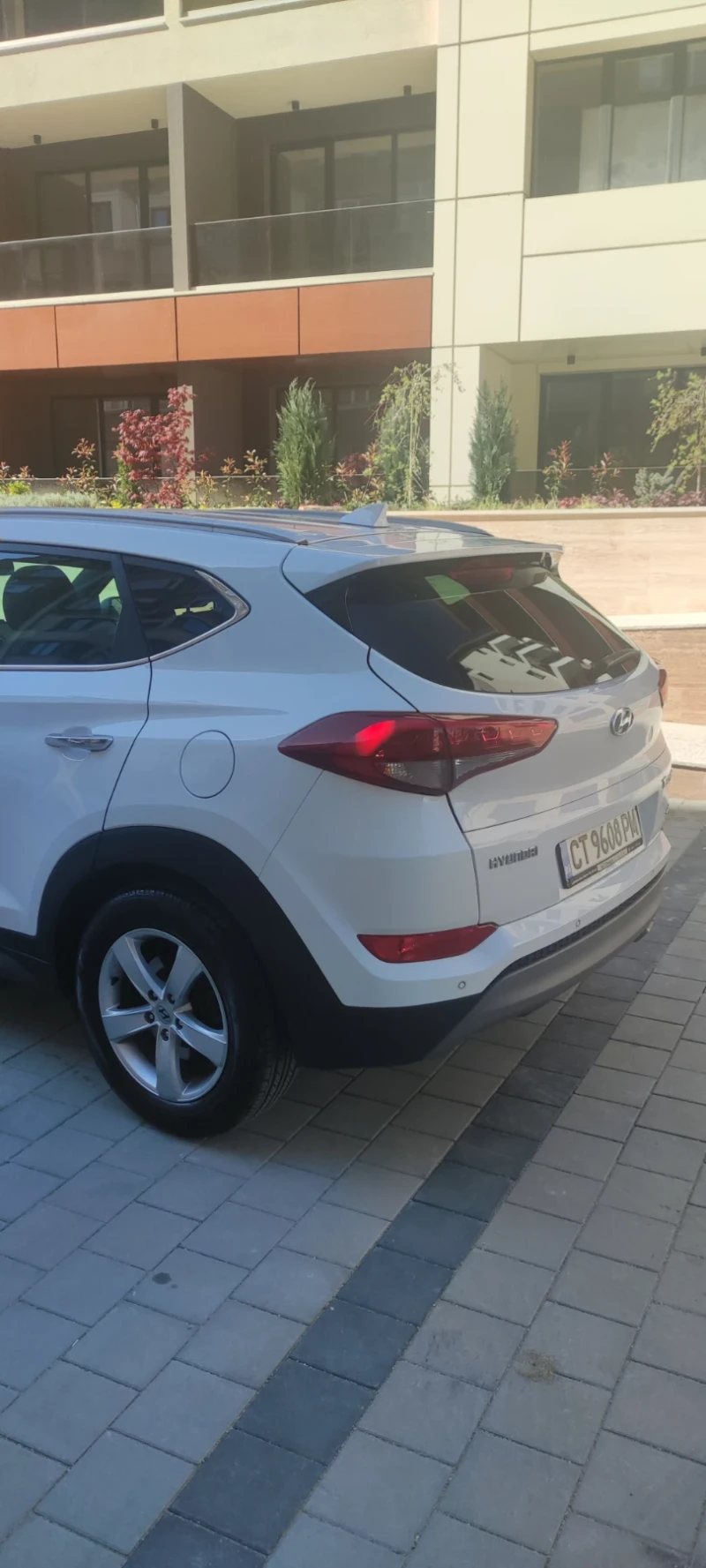 Hyundai Tucson, снимка 12 - Автомобили и джипове - 48415387