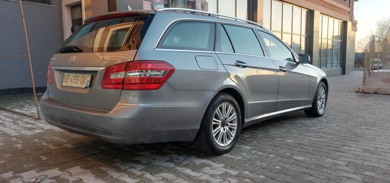 Mercedes-Benz E 250 2.5 автомат 7 места , снимка 5 - Автомобили и джипове - 48839955