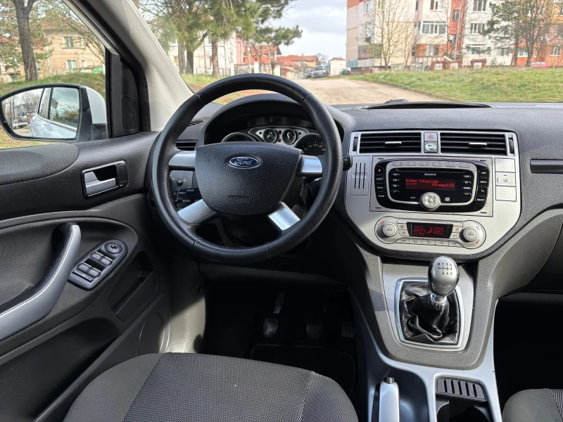 Ford Kuga 2.0TDCI 140 4x4 Italq keyless, снимка 8 - Автомобили и джипове - 49519330