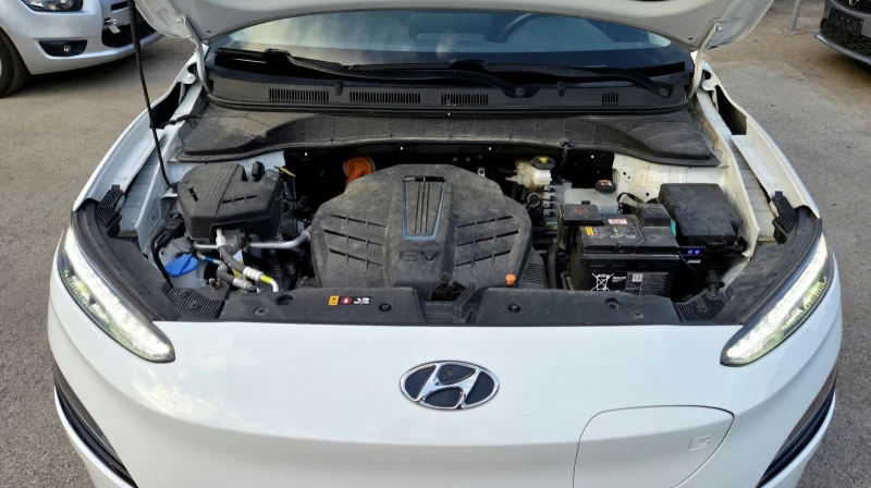 Hyundai Kona 64Kwh/32хил КМ/ЗАВЕРЕНА СЕРВИЗНА КНИЖКА, снимка 13 - Автомобили и джипове - 52648900