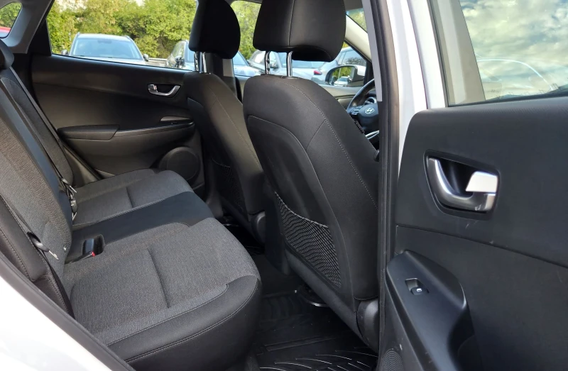 Hyundai Kona 64Kwh/32хил КМ/ЗАВЕРЕНА СЕРВИЗНА КНИЖКА, снимка 9 - Автомобили и джипове - 52648900