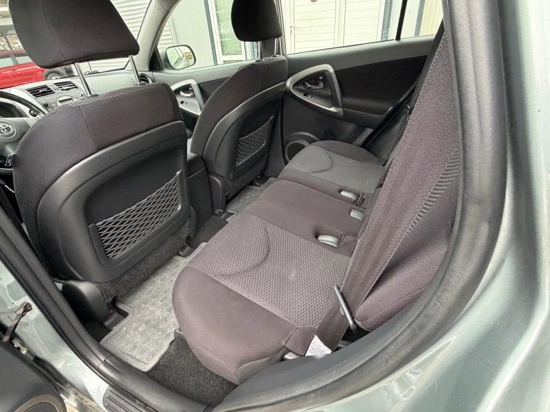 Toyota Rav4 2.2D4D* 4X4* KLIMA, снимка 9 - Автомобили и джипове - 53572143