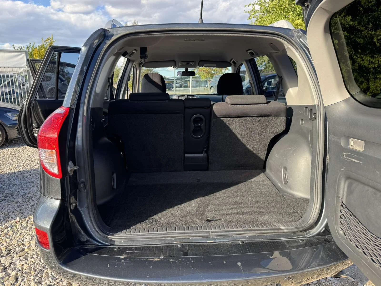 Toyota Rav4 2.2D4D | Mobile.bg — изображение 13