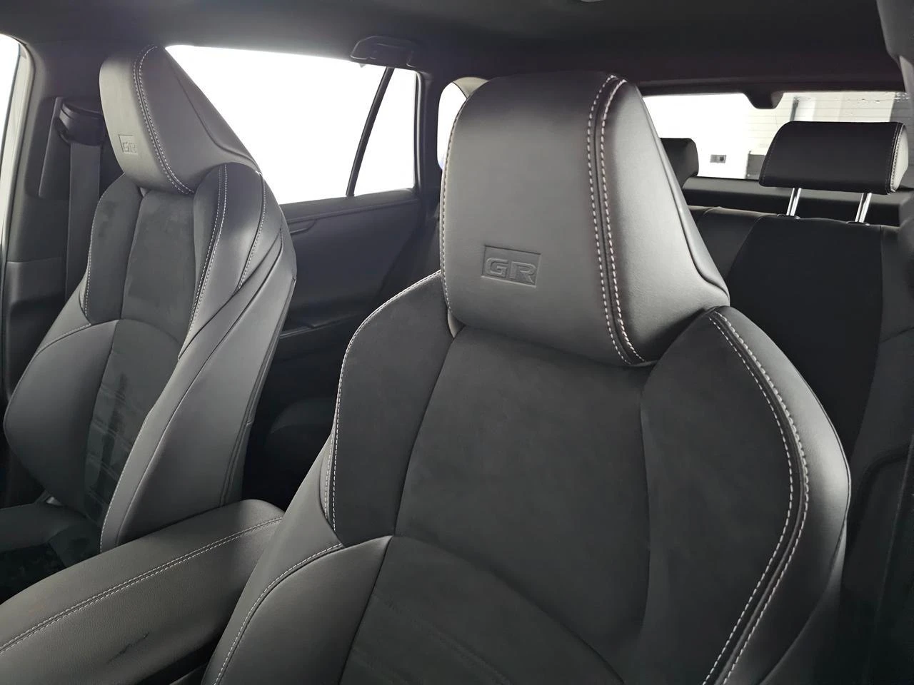 Toyota Rav4 2.5 HEV GR SPORT  4x4 | 360º  | TOP  | Mobile.bg   8