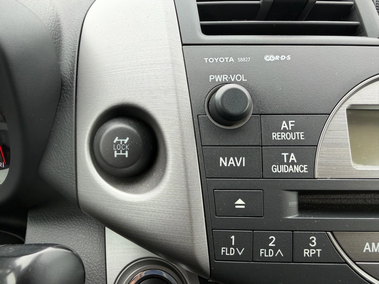 Toyota Rav4 2.2D4D* 4X4* KLIMA | Mobile.bg � ����������� 13