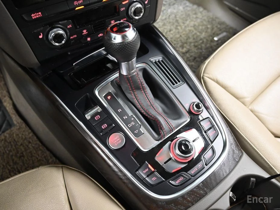 Audi Q5, снимка 9 - Автомобили и джипове - 53809162