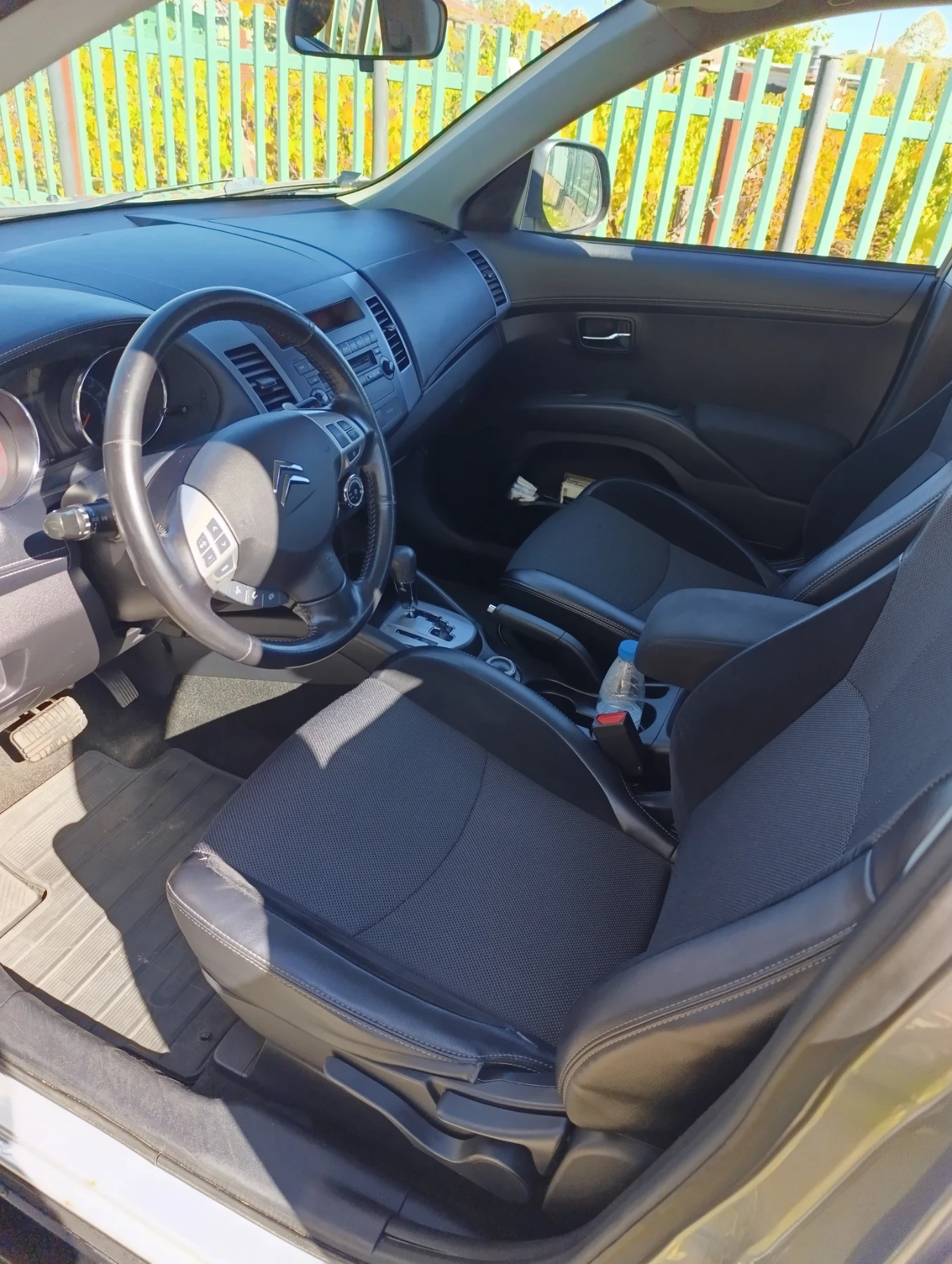 Mitsubishi Outlander, снимка 8 - Автомобили и джипове - 53985054