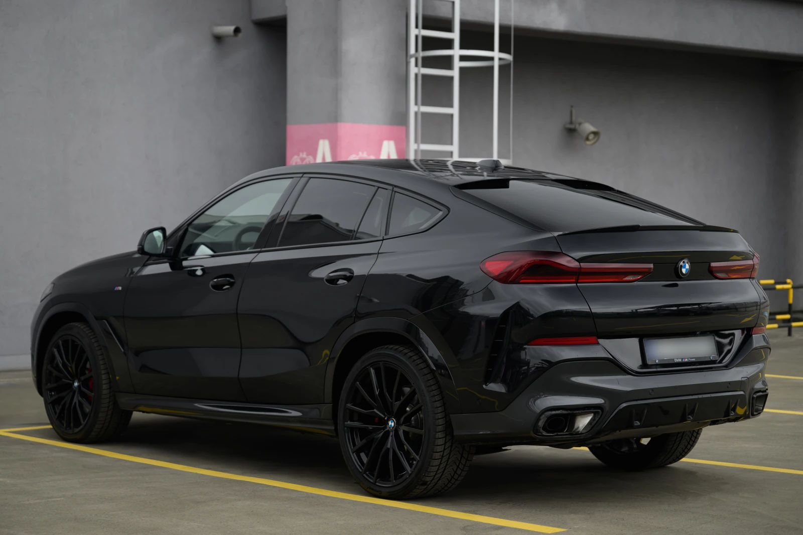 BMW X6 xDrive40d M Sport ФАБРИЧНА ГАРАНЦИЯ до 07.2027 г! , снимка 6 - Автомобили и джипове - 53986782