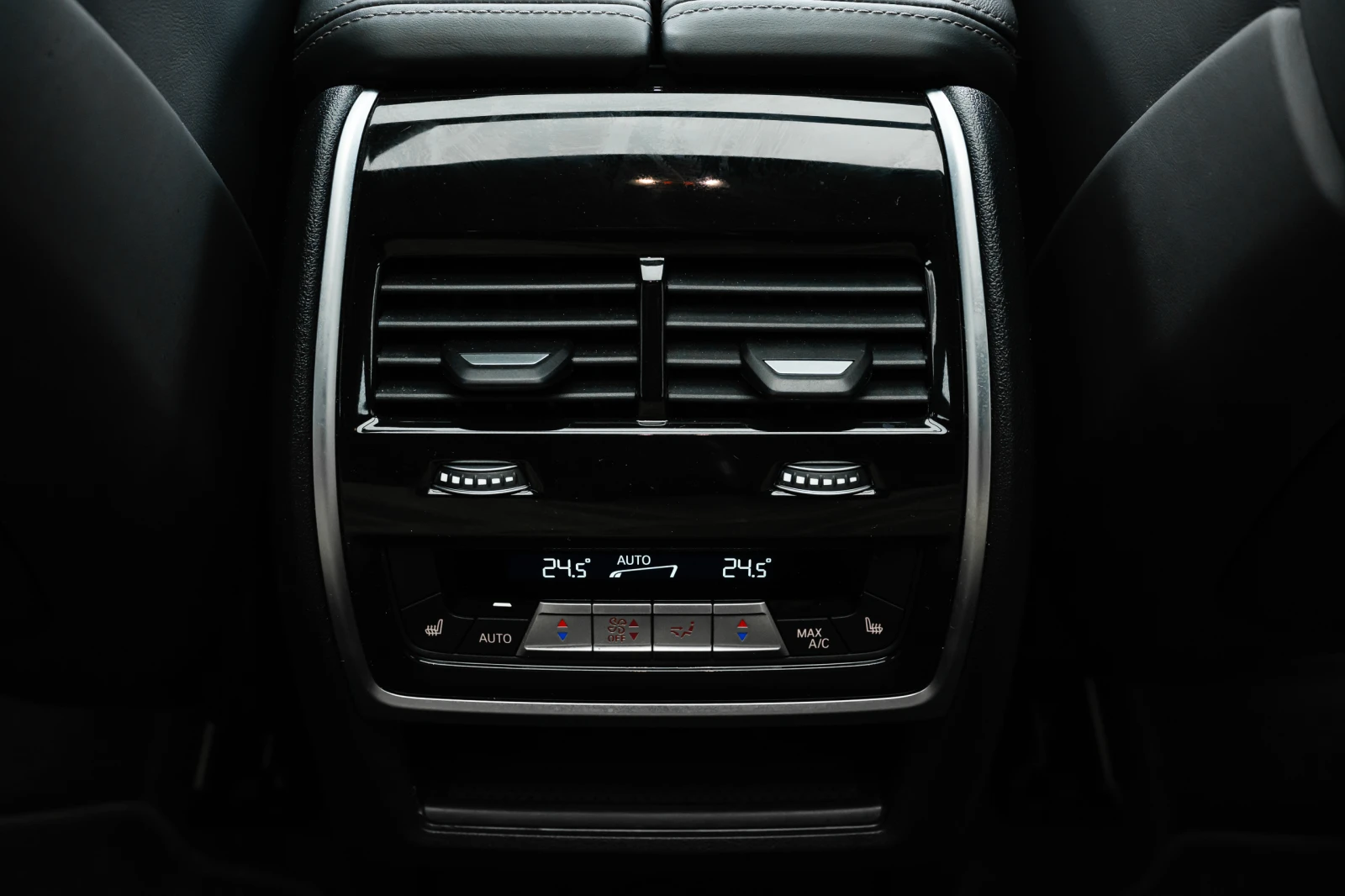 BMW X6 xDrive40d M Sport ФАБРИЧНА ГАРАНЦИЯ до 07.2027 г! , снимка 11 - Автомобили и джипове - 53986782