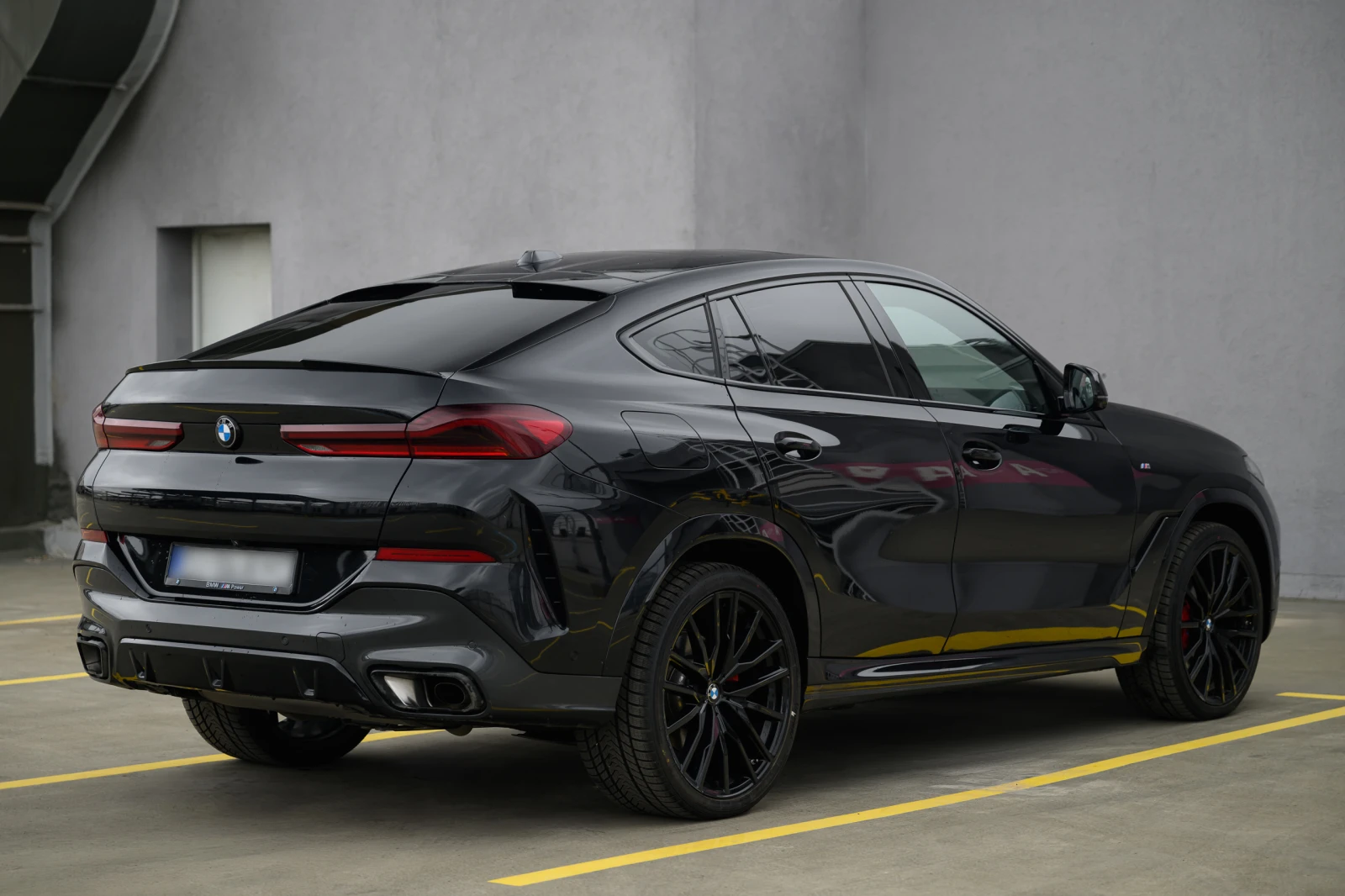 BMW X6 xDrive40d M Sport ФАБРИЧНА ГАРАНЦИЯ до 07.2027 г! , снимка 4 - Автомобили и джипове - 53986782