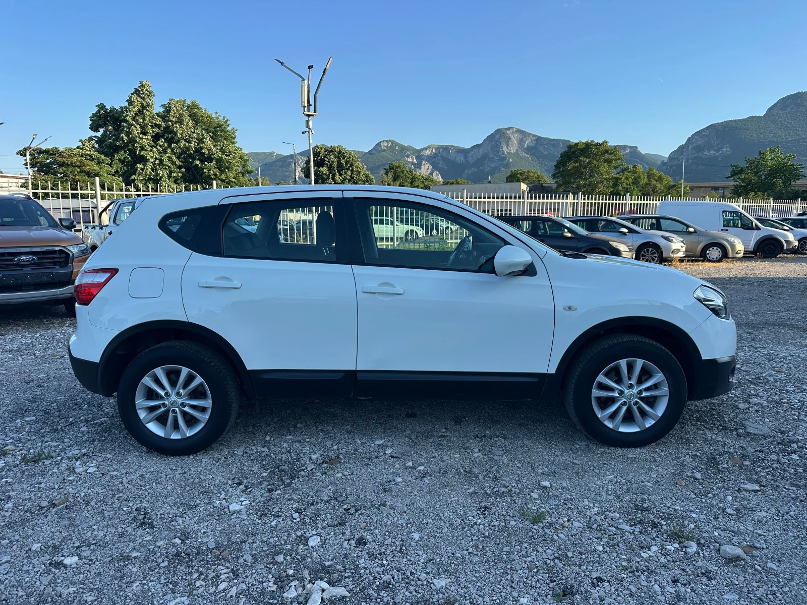 Nissan Qashqai 2.0DCI 150kc AUTOMAT  4x4 ITALIA, снимка 2 - Автомобили и джипове - 54711008