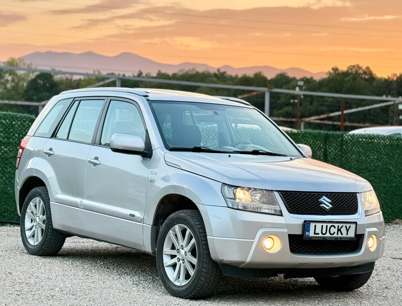Suzuki Grand vitara 1.9DDIS//NAVI* KEYLESS GO