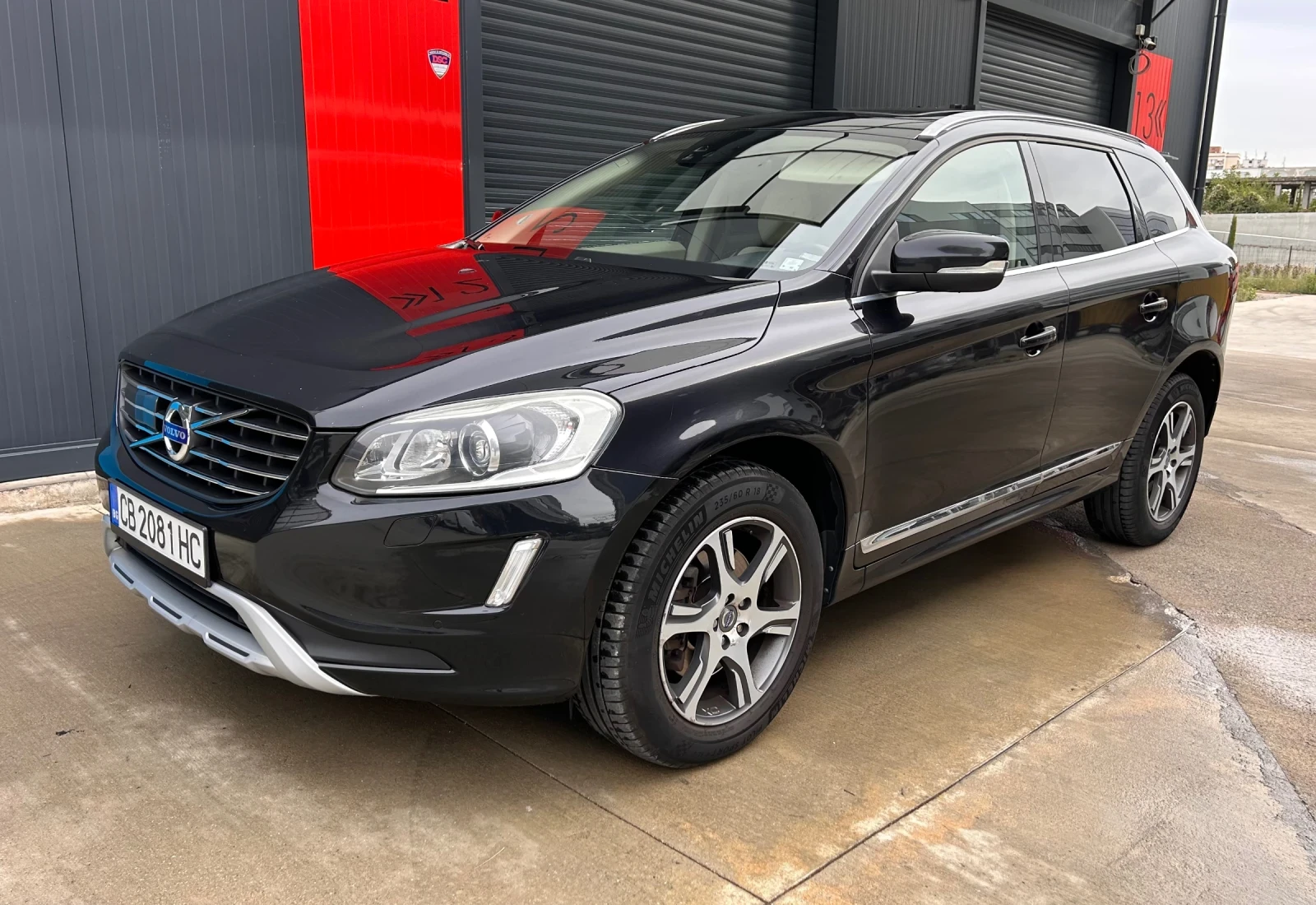 Volvo XC60 2.4 Sweden  TOP extras, снимка 4 - Автомобили и джипове - 56232030