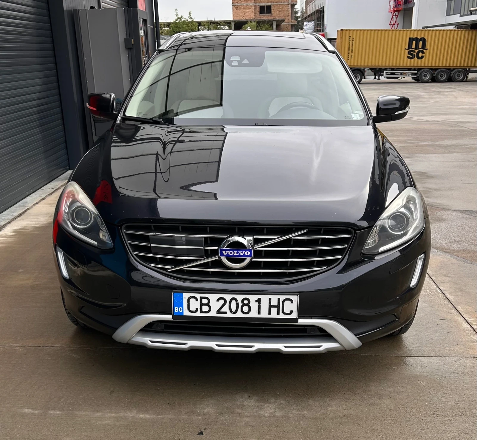 Volvo XC60 2.4 Sweden  TOP extras, снимка 3 - Автомобили и джипове - 56232030