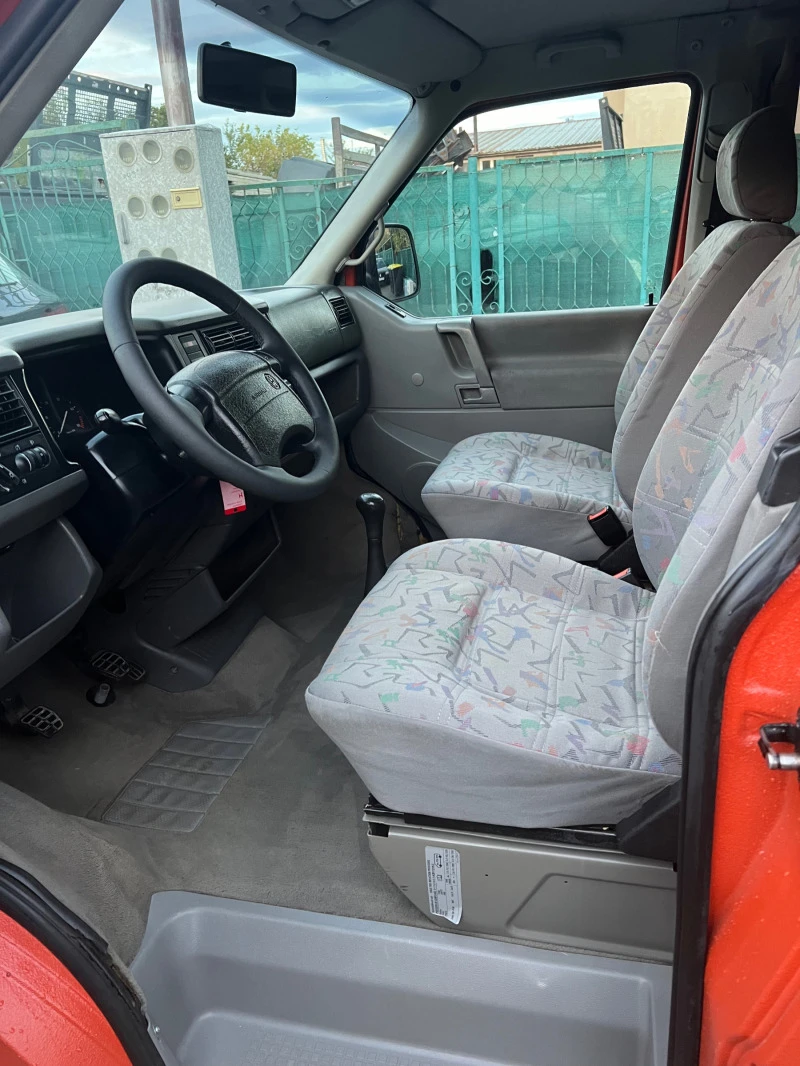 VW Multivan 2.5TDI-102КС-MULTIVAN-НОВ ВНОС -ШВЕЙЦАРИЯ, снимка 10 - Бусове и автобуси - 42644100