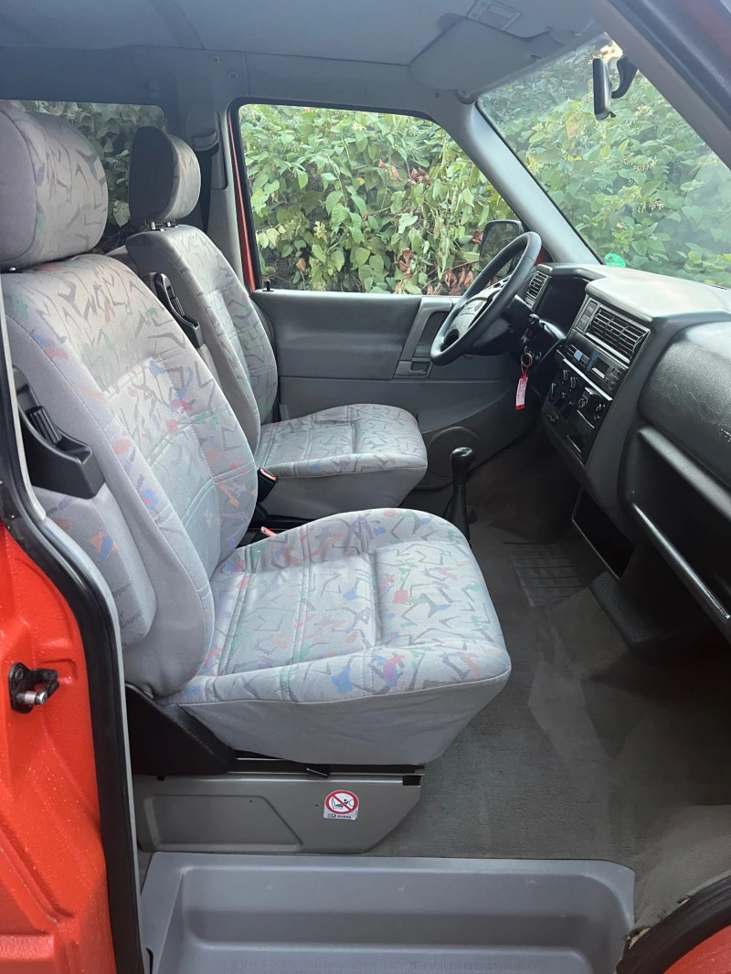 VW Multivan 2.5TDI-102КС-MULTIVAN-НОВ ВНОС -ШВЕЙЦАРИЯ, снимка 14 - Бусове и автобуси - 42644100