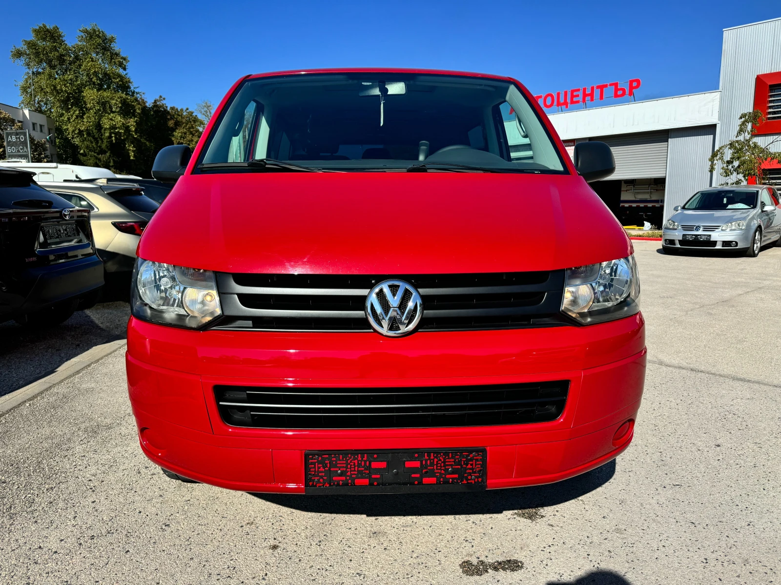 VW Caravelle 2.0TDI 140k. 9места. Автомат 7ск. NAVI  - изображение 2