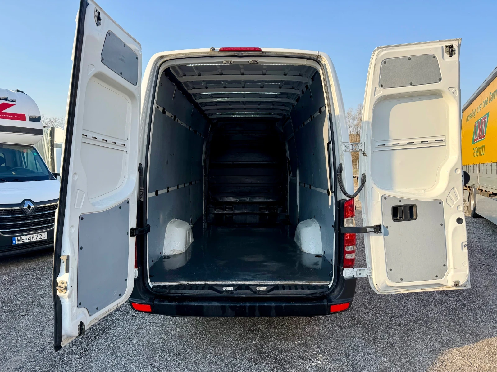 Mercedes-Benz Sprinter 313 2.2 МАКСИ!!РЕГИСТРИРАН!!!КАМЕРА!!!ТОП СЪСТОЯНИЕ!!!, снимка 6 - Бусове и автобуси - 53864579