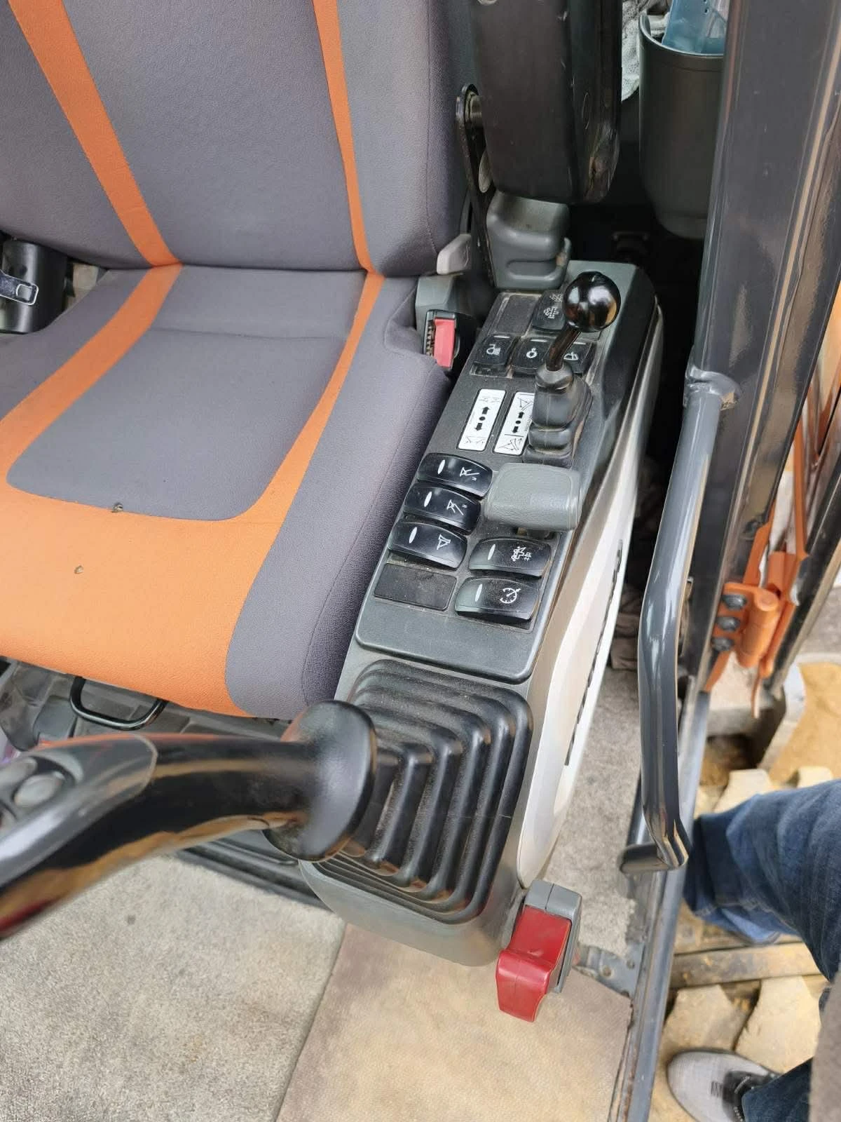 Багер DOOSAN DX170W-5, снимка 4 - Индустриална техника - 54334570