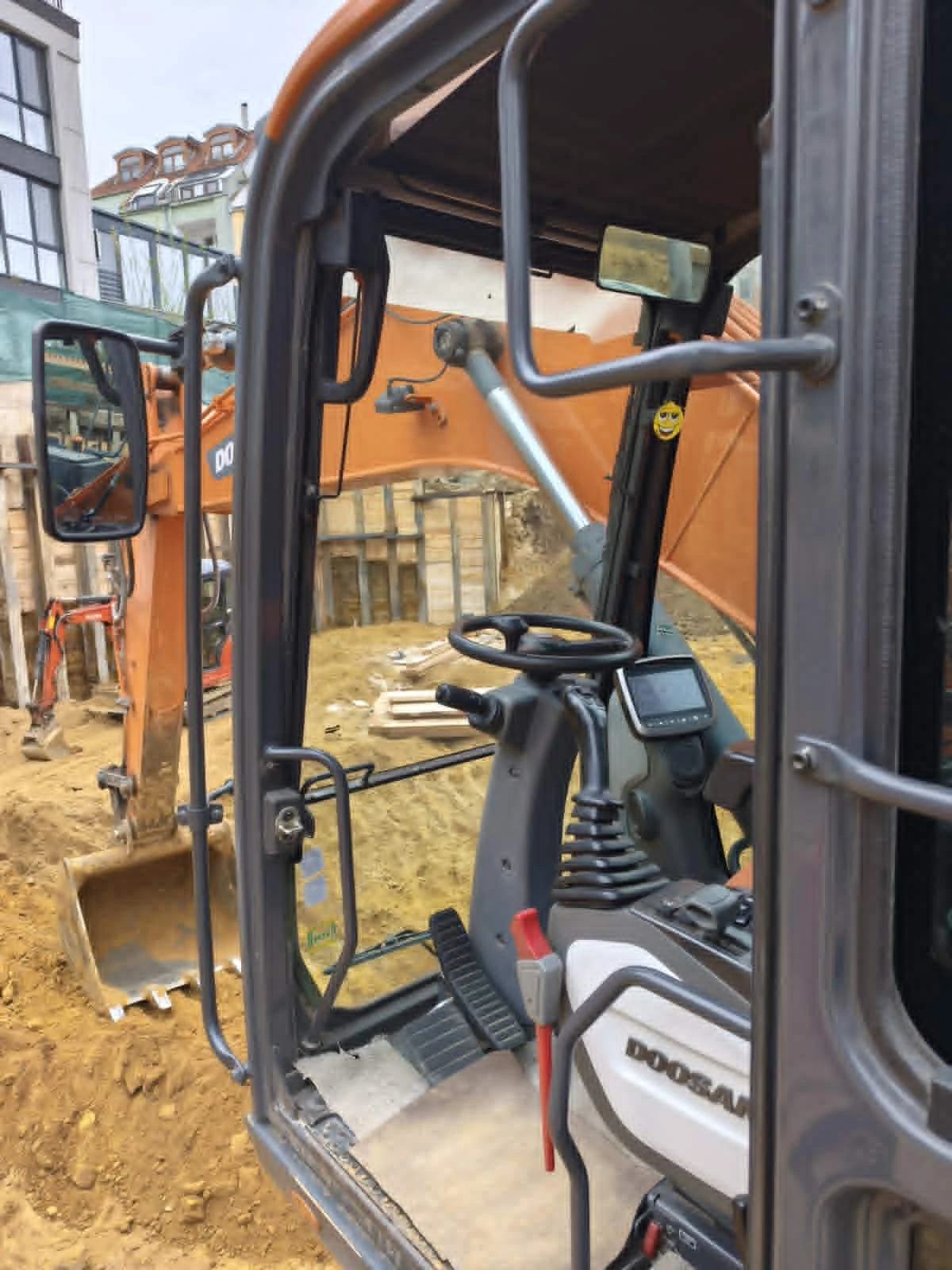 Багер DOOSAN DX170W-5, снимка 3 - Индустриална техника - 54334570