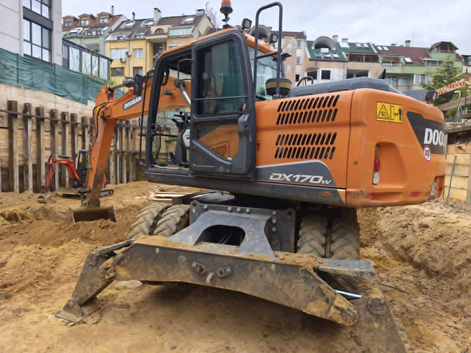 Багер DOOSAN DX170W-5