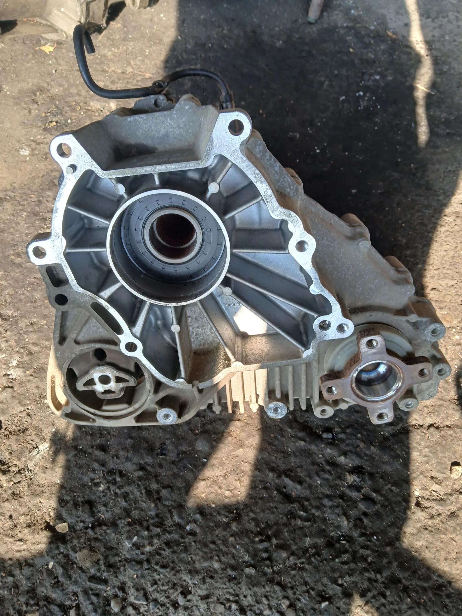 3455131-01 раздатка BMW X3 2.0 дизел 2009г 177кс