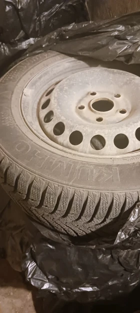 Гуми с джанти Kumho 195/65R15, снимка 1 - Гуми и джанти - 49195330