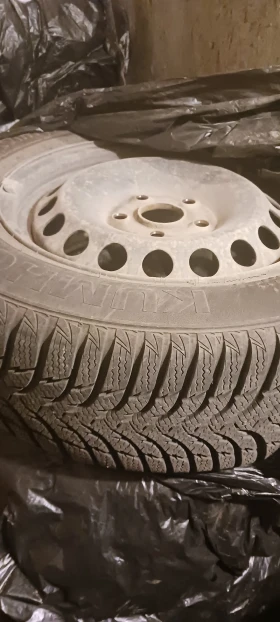 Гуми с джанти Kumho 195/65R15, снимка 4 - Гуми и джанти - 48255587