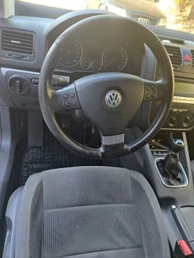 VW Golf 1.9TDI. 105ks - 3700 € / 7236.57 лв. - 98476317 9
