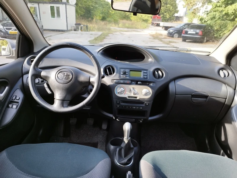 Toyota Yaris, снимка 10 - Автомобили и джипове - 47141845