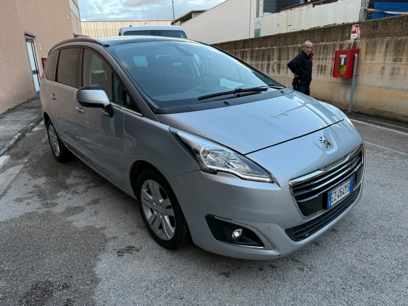 Peugeot 5008 1.6 d феиса директно италия, снимка 4 - Автомобили и джипове - 48312150