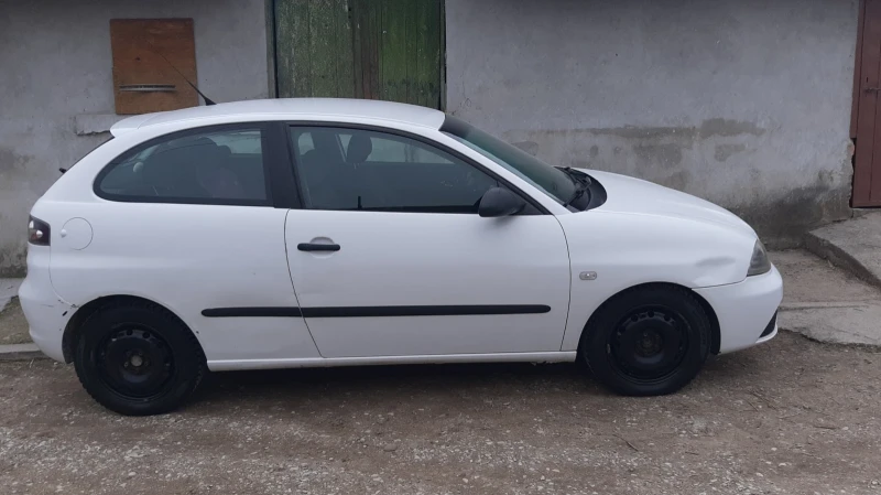 Seat Ibiza, снимка 2 - Автомобили и джипове - 48649382