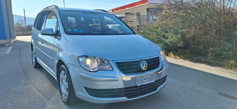 VW Touran 2.0 GNG 7Местен, снимка 1 - Автомобили и джипове - 49226133