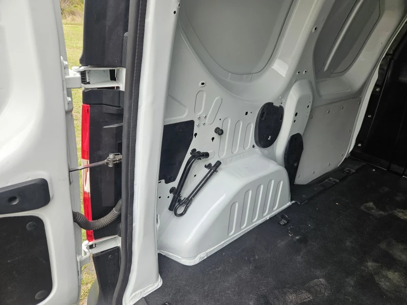 Renault Express 776km, снимка 10 - Автомобили и джипове - 52037418