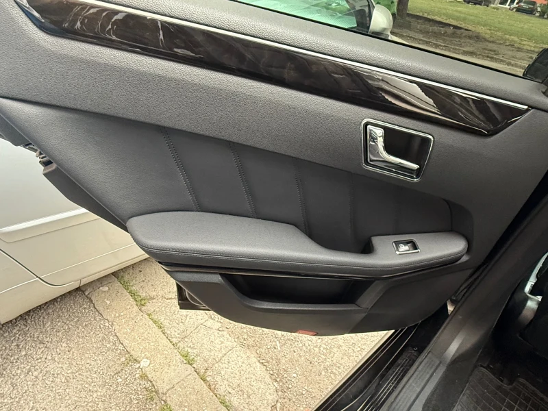 Mercedes-Benz E 350 w212 На Пружини, снимка 12 - Автомобили и джипове - 52072120