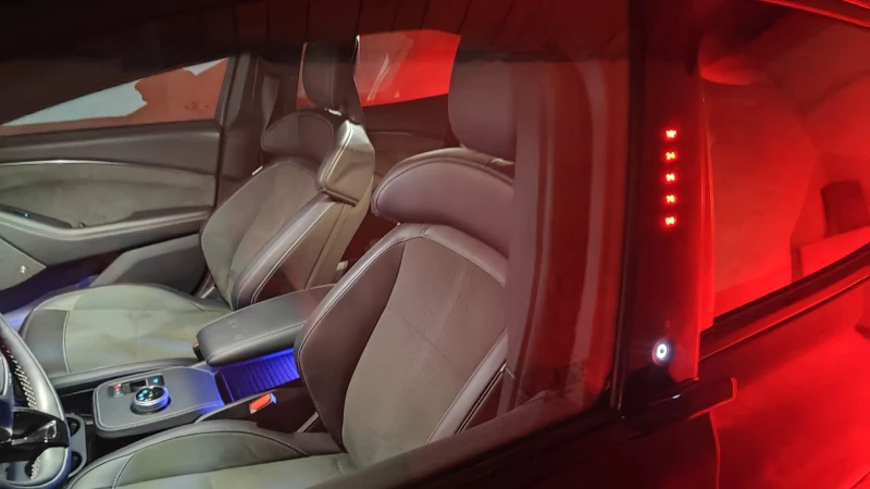 Ford Mustang Mach-E GT, снимка 12 - Автомобили и джипове - 52426636