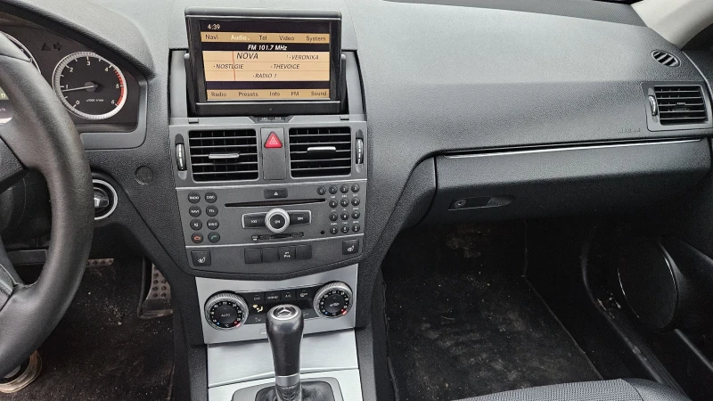 Mercedes-Benz C 200, снимка 13 - Автомобили и джипове - 53264104