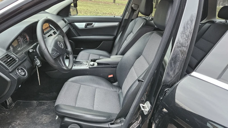 Mercedes-Benz C 200, снимка 11 - Автомобили и джипове - 53264104